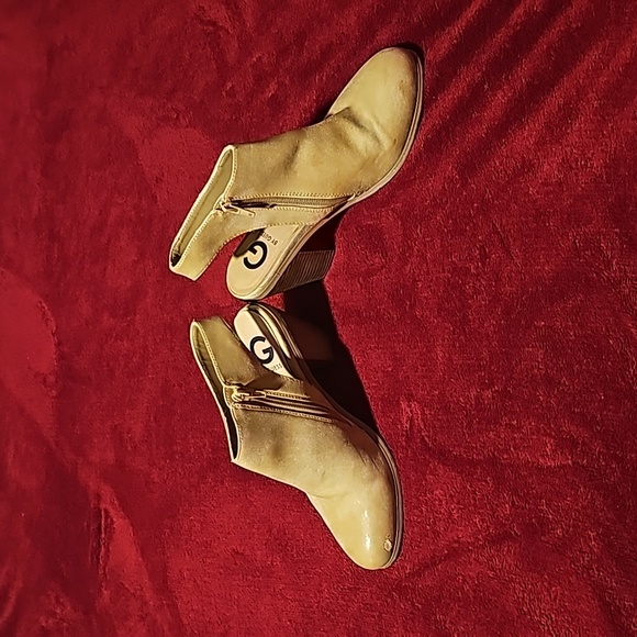 Tan Guess boots - Picture 2 of 6